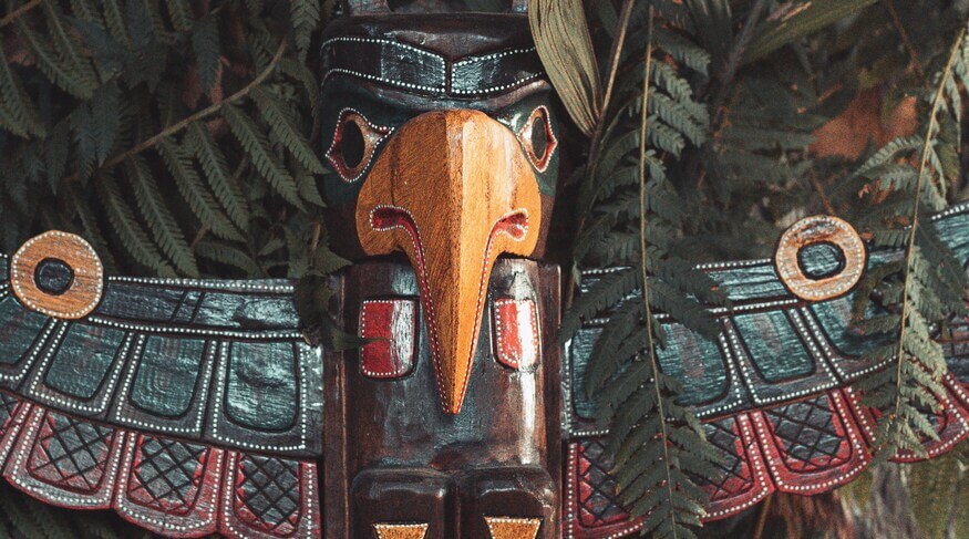 Brasil Kunstwerk in Vogelform eines indigenen Volkes in Brasilien